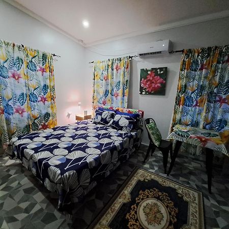 Tropical Almond Haven Bed and Breakfast Suva Eksteriør billede